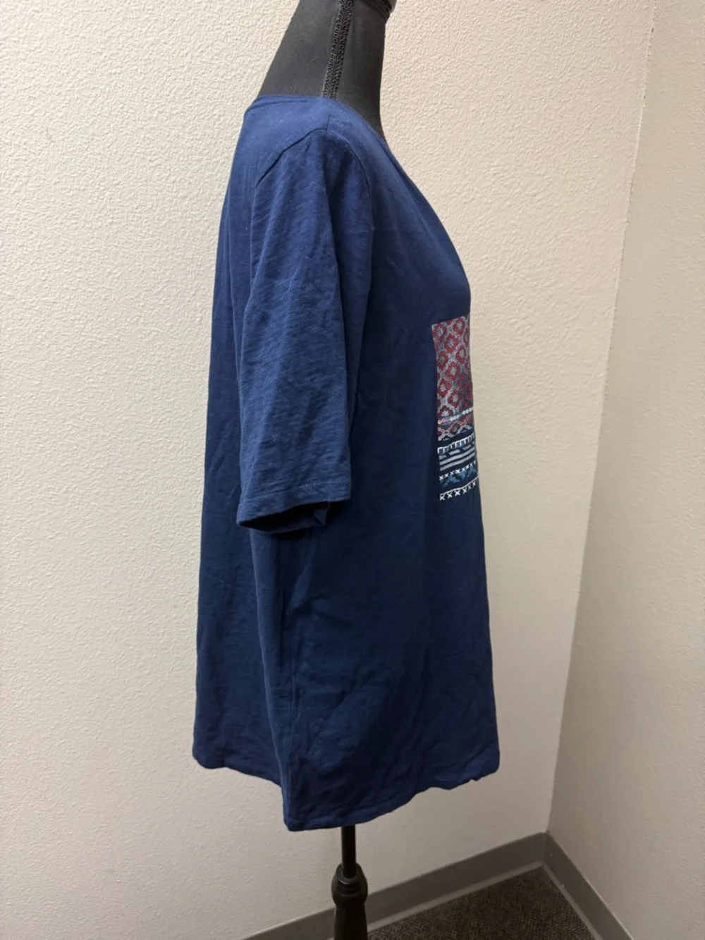 Catherines 1X Navy V Neck Graphic Tee Boho Stripe Print Plus Size Top - Picture 6 of 10